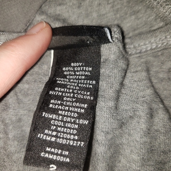 Torrid 2X Gray open back dagger love heart tee - Picture 8 of 8